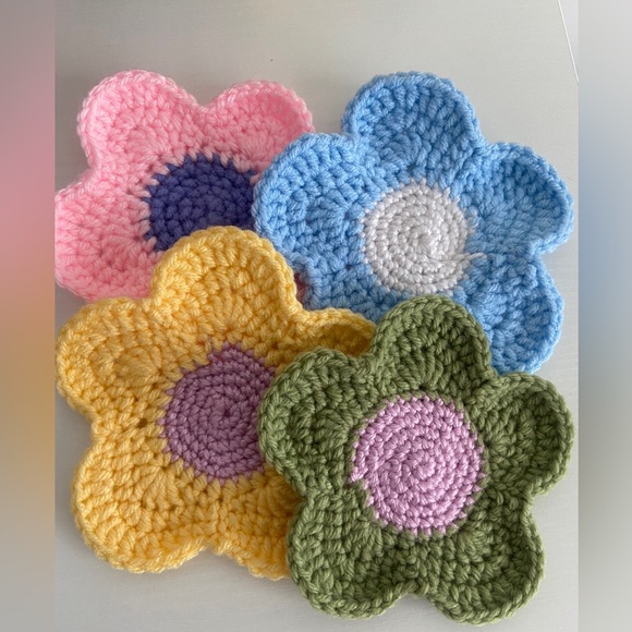 Crochet flower coasters - Picture 2 of 2